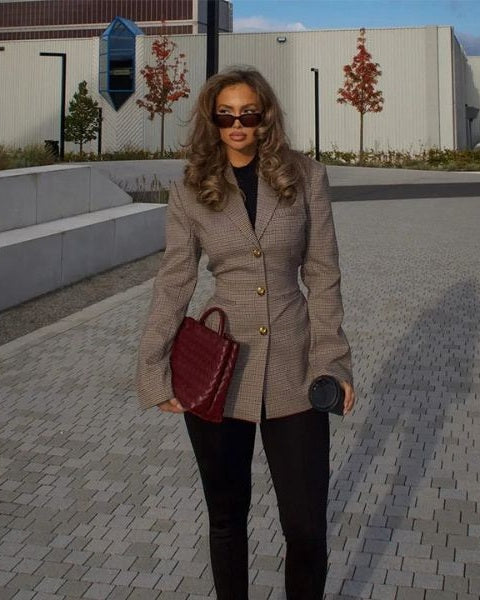 Blazer de Mujer a Medida, Corte de Reloj de Arena