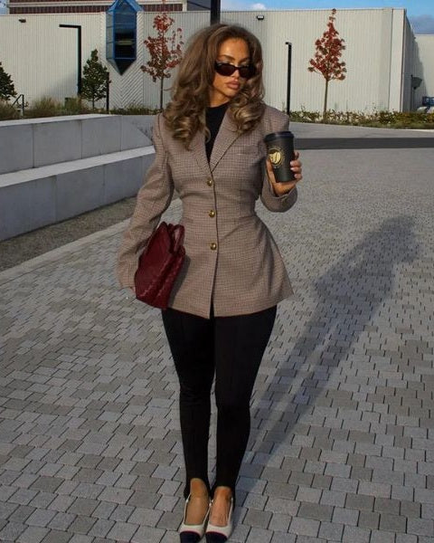 Blazer de Mujer a Medida, Corte de Reloj de Arena